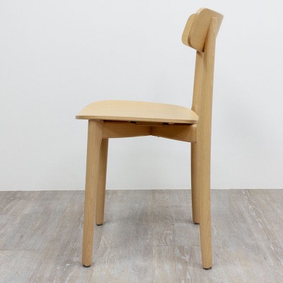 Chaise 4 pieds en bois