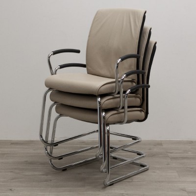 Girsberger Cuir Beige Empilable Girsberger Cuir Beige Empilable