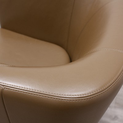 Vitra Suita Club Armchair Chameau