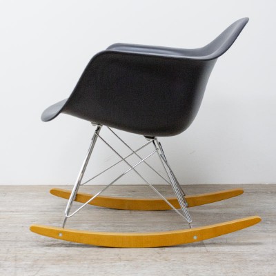 Vitra Eames à bascule Noir
