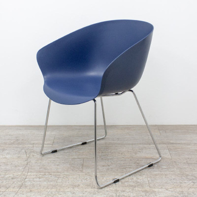 Chaise coque bleu