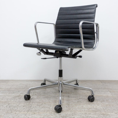 Vitra Aluminium Chair EA 118 2nd Choix