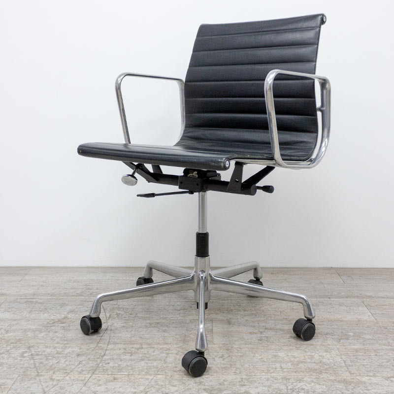 Vitra Aluminium Chair EA 118 2nd Choix