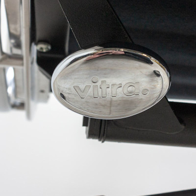 Vitra Aluminium Chair EA 118 2nd C.