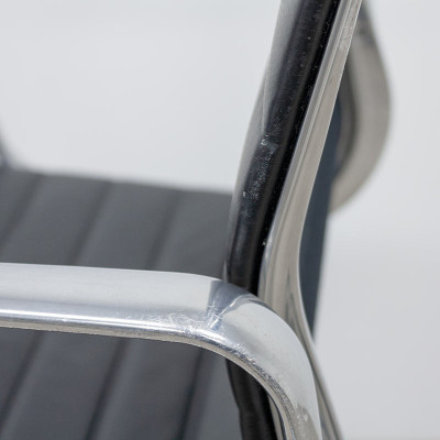 Vitra Aluminium Chair EA 118 2nd C.