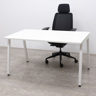Bureau droit Narbutas L140 Blanc