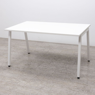 Bureau droit Narbutas L140 Blanc Bureau droit Narbutas L140 Blanc