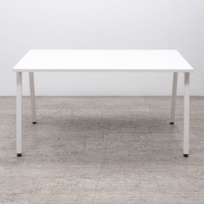 Bureau droit Narbutas L140 Blanc Bureau droit Narbutas L140 Blanc