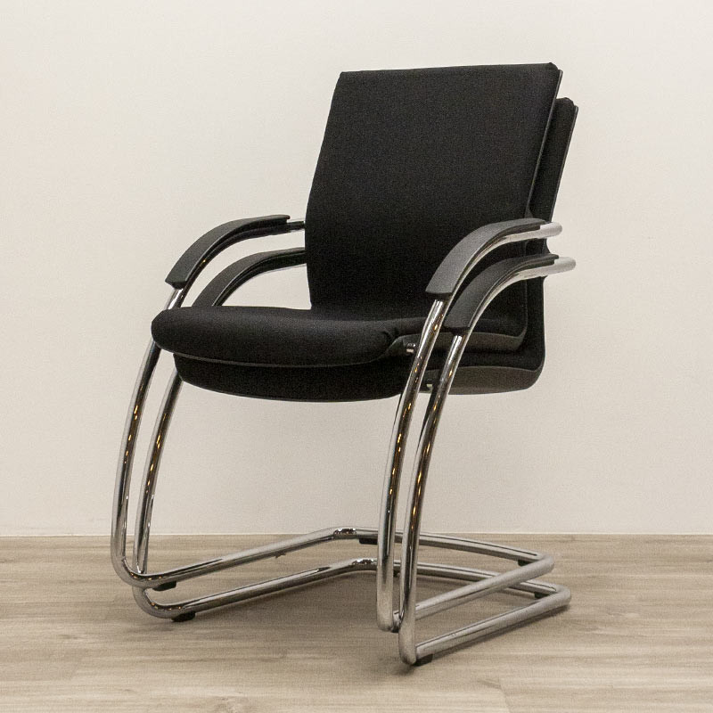 Chaise luge noire empilable