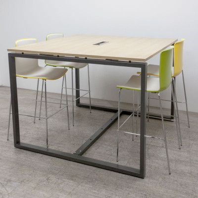 Majencia table haute L140 Chêne