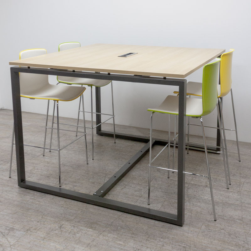 Majencia table haute L140 Chêne