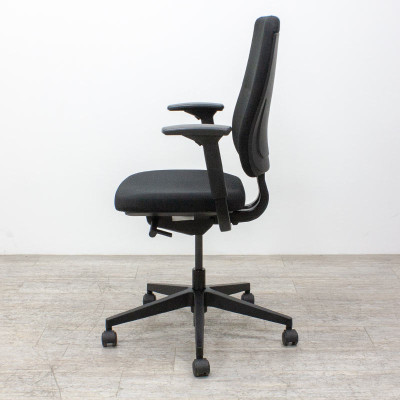 Steelcase Reply noir + translation