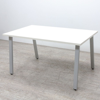 Bureau L140 Blanc / Gris