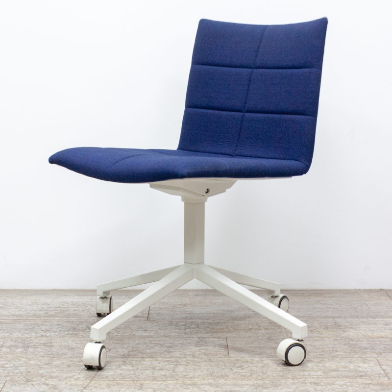 LAMMHULTS Archal Chair Bleu