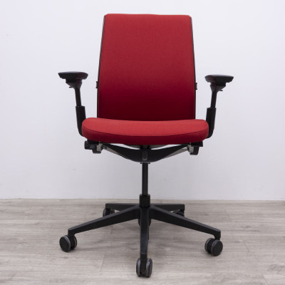 Steelcase Think V2 Rouge 4D