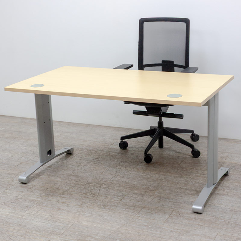 Bureau droit L140 Hêtre / Gris