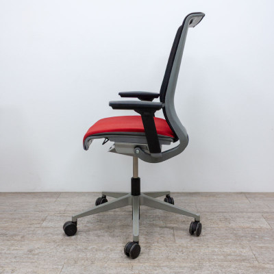 STEELCASE Think Rouge / Noir 1D