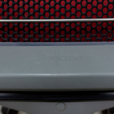 STEELCASE Think Rouge / Noir 1D