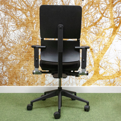 Steelcase Please 2 Noir 3D