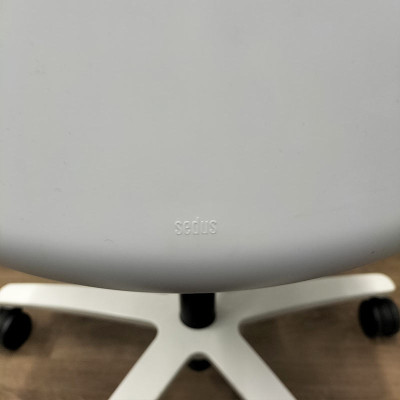 Chaise SEDUS Turn Around Violet