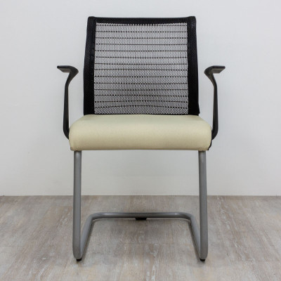 Steelcase Think Ivoire/ Noir+acc.