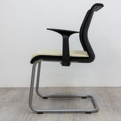 Steelcase Think Ivoire/ Noir+acc.