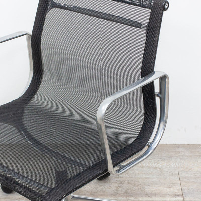 Vitra Aluminium Chair EA 117 Noir
