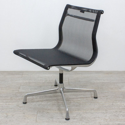 Vitra Aluminium Chair EA 105 Noir