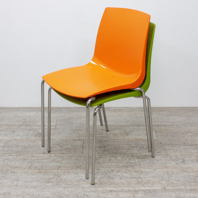 Chaise coque orange