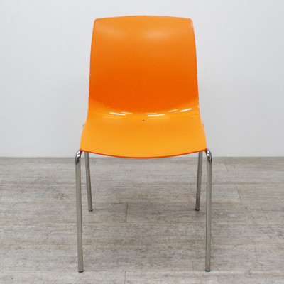 Chaise coque orange