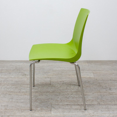 Chaise coque vert