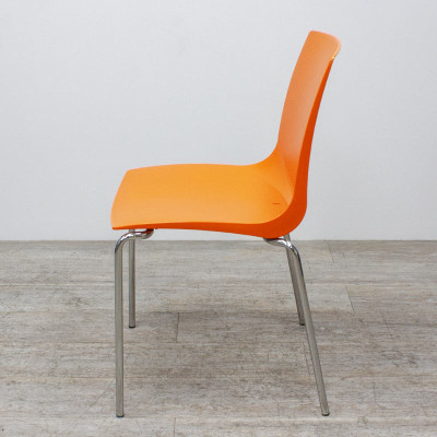 Chaise coque orange