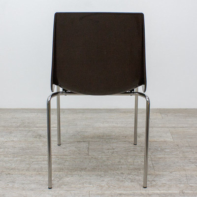 Chaise coque marron