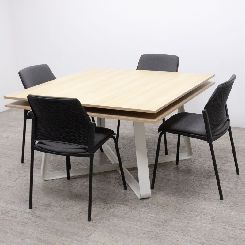 Table carrée L126 Chêne Fil