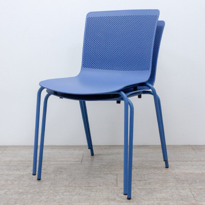 Chaise 4 pieds plastique Bleu