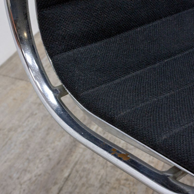 HERMAN MILLER EA108 Noir 2nd Choix