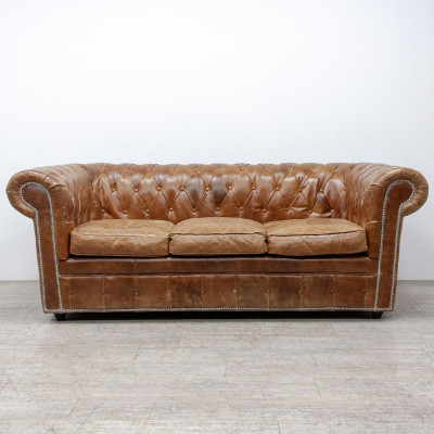 Canapé type Chesterfield en cuir