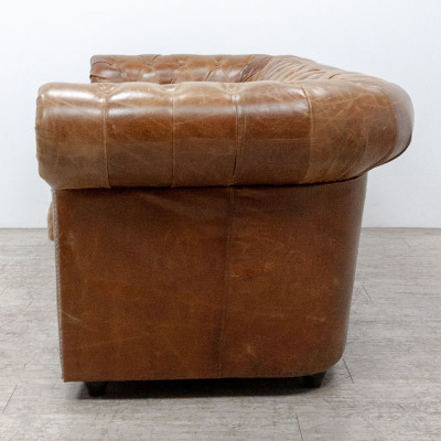 Canapé type Chesterfield en cuir
