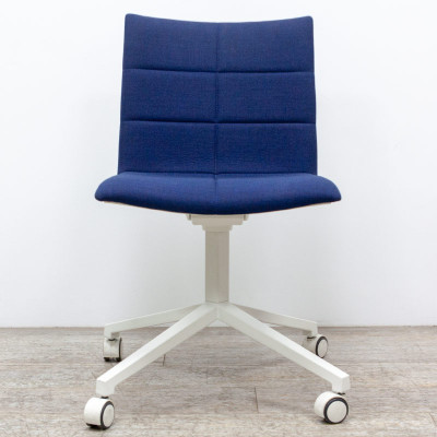 LAMMHULTS Archal Chair Bleu