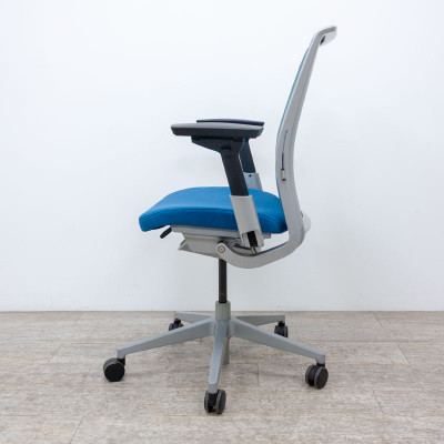 STEELCASE Think V2 Bleu 4D