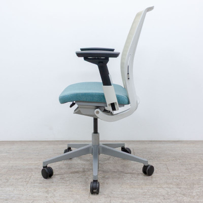 STEELCASE Think V2 Bleu Clair 4D