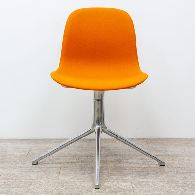 NORMANN Form chair Swivel Orange