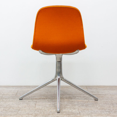 NORMANN Form chair Swivel Orange