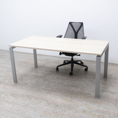 Bureau droit L160 Frêne / Gris