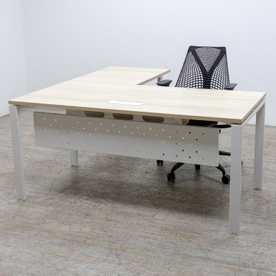 Bureau L160 avec retour+voile Frêne