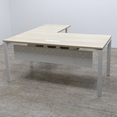 Bureau L160 avec retour+voile Frêne