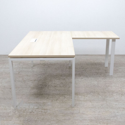 Bureau L160 avec retour+voile Frêne