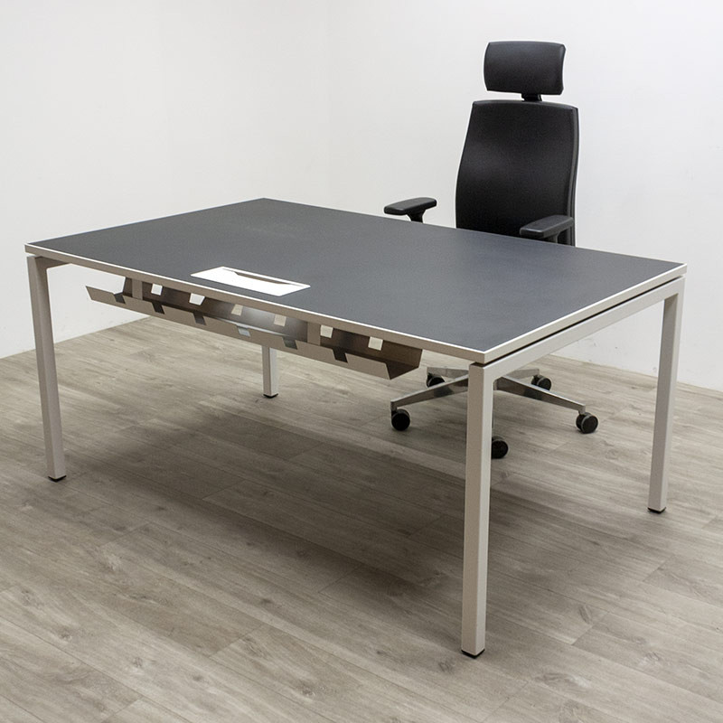 Bureau droit L180 P100 Noir / Blanc