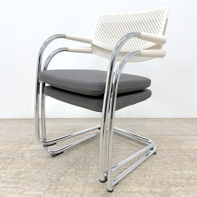 Chaise reconditionnée Vitra Visavis Anthracite / Crème