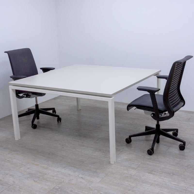 Bench/ table 2 postes Majencia Gris